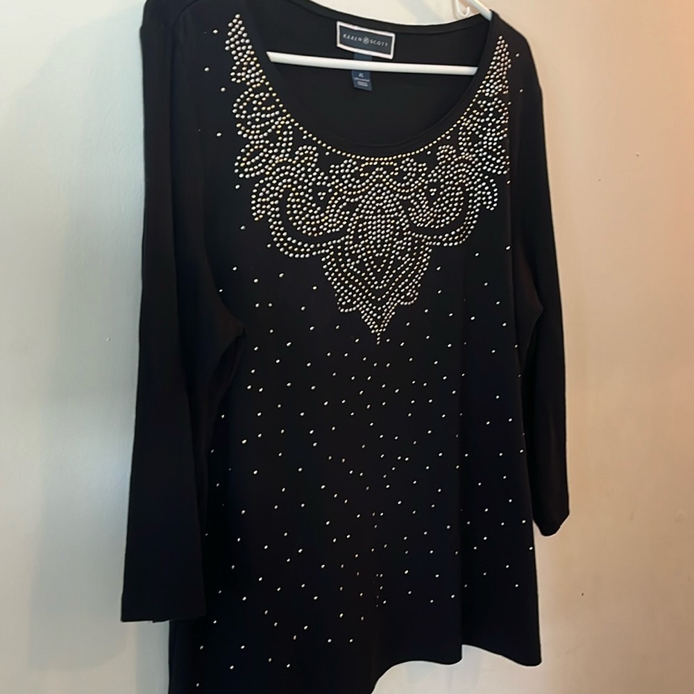 Karen Scott ladies sequin front blouse